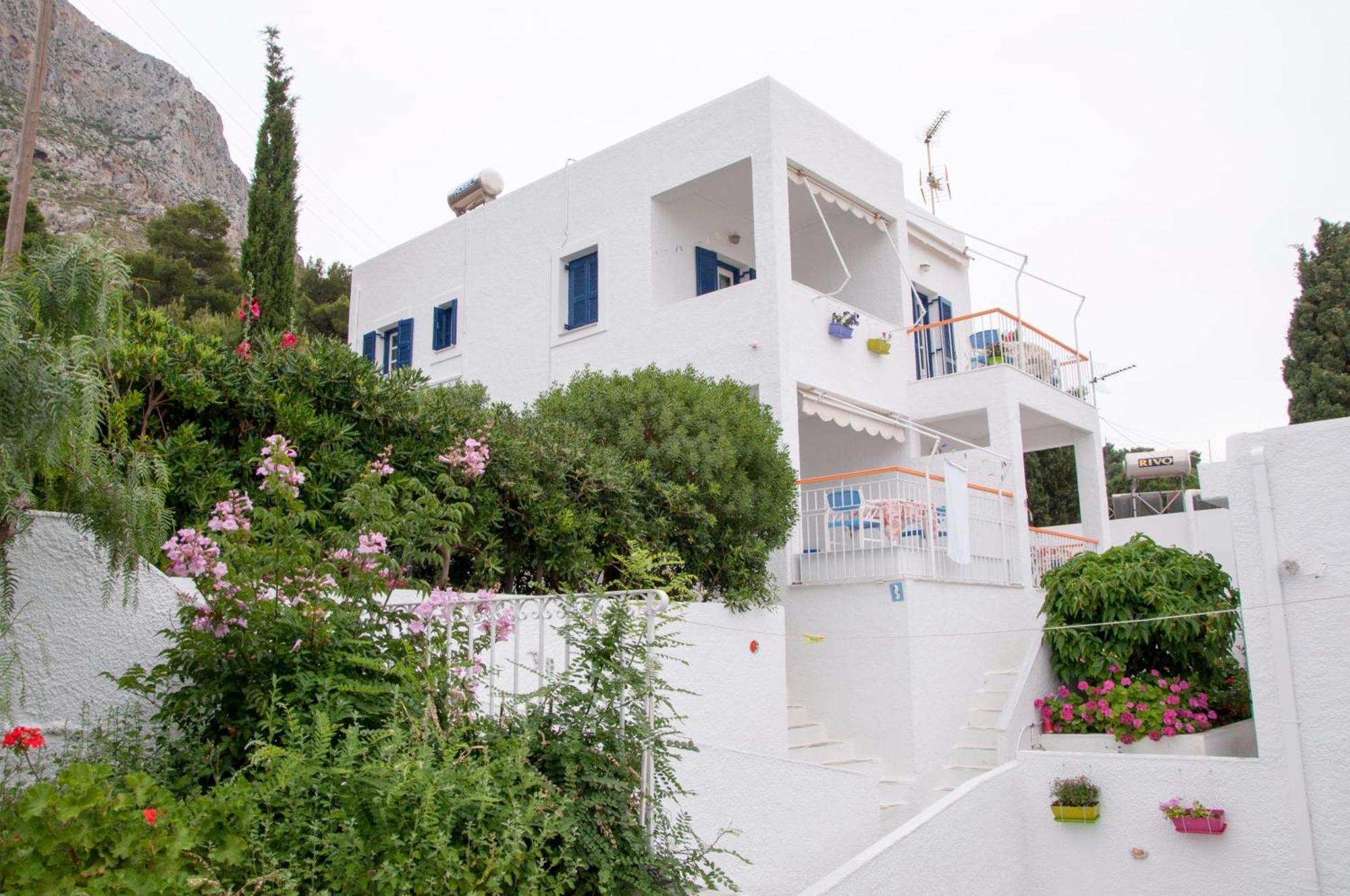 Tatsis Apartments Masouri Exteriör bild