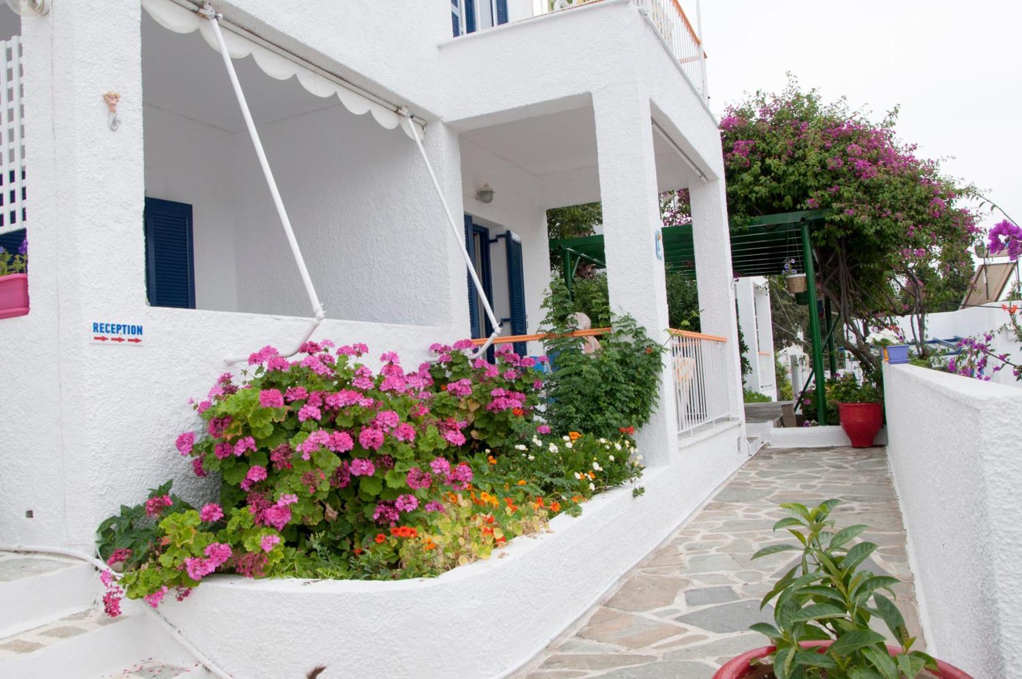 Tatsis Apartments Masouri Exteriör bild